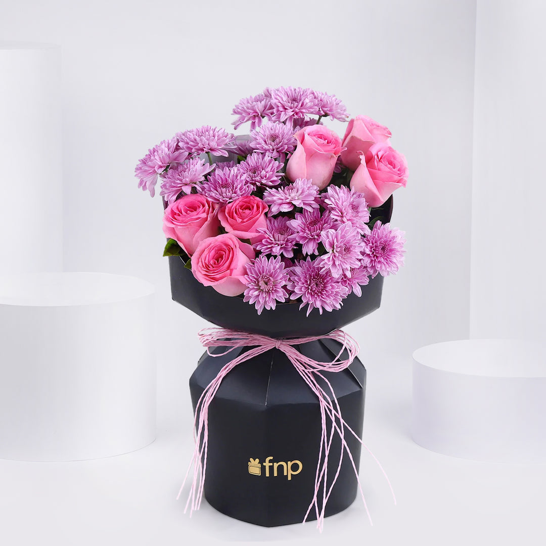 تنسيق فاخر من الورود والديزي