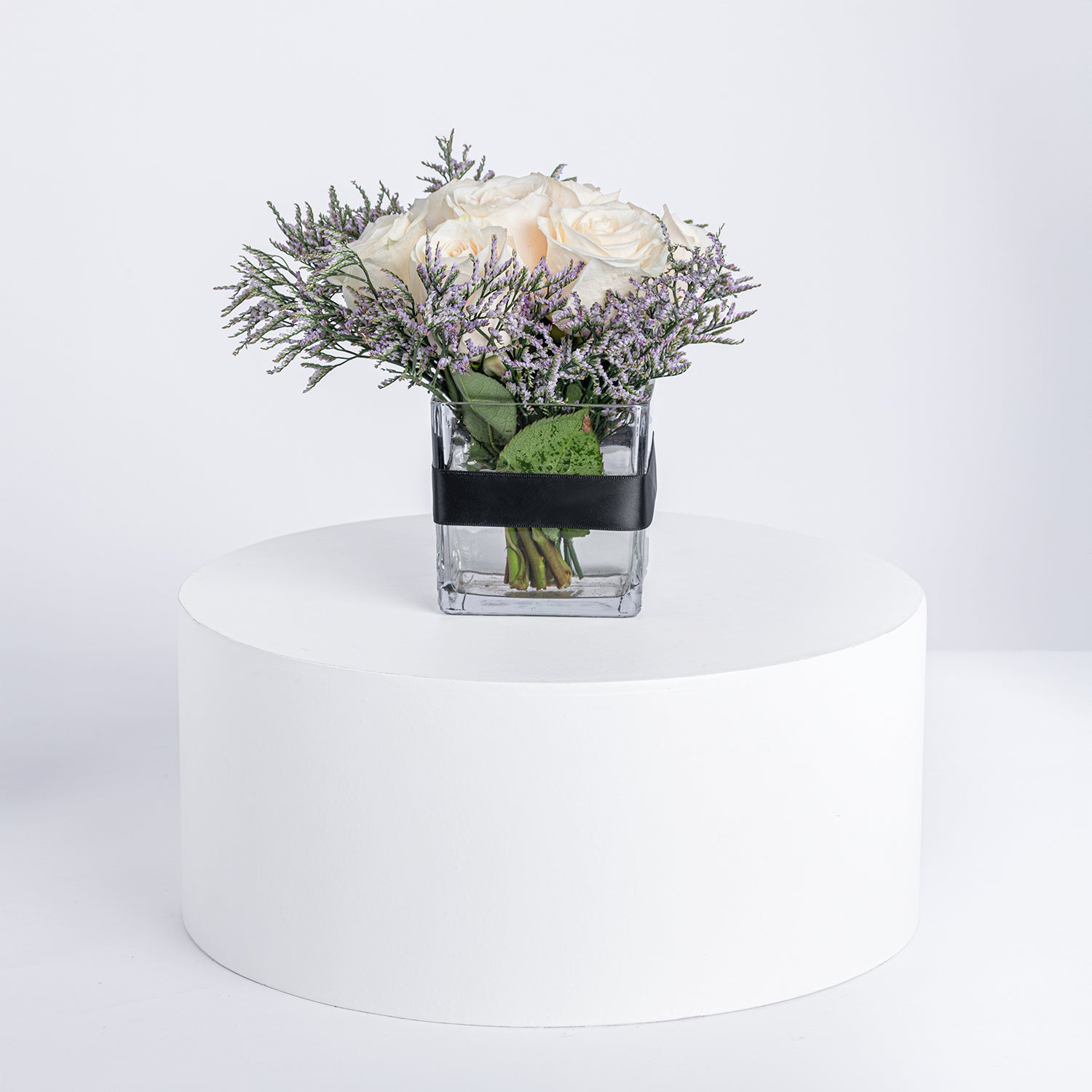 Kenooz - Big Gift Discovery | 9 White Roses Vase
