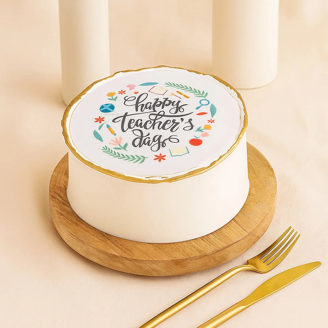 كيك يوم المعلم الشهي بنكهة الرد فلفت - نصف كيلو