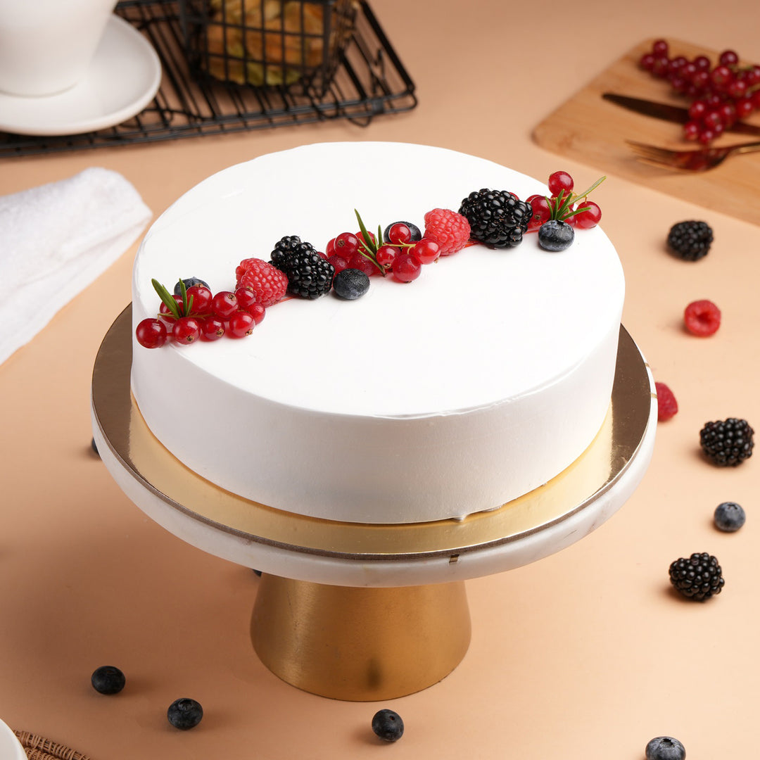 Delicious Vanilla Berry Cake