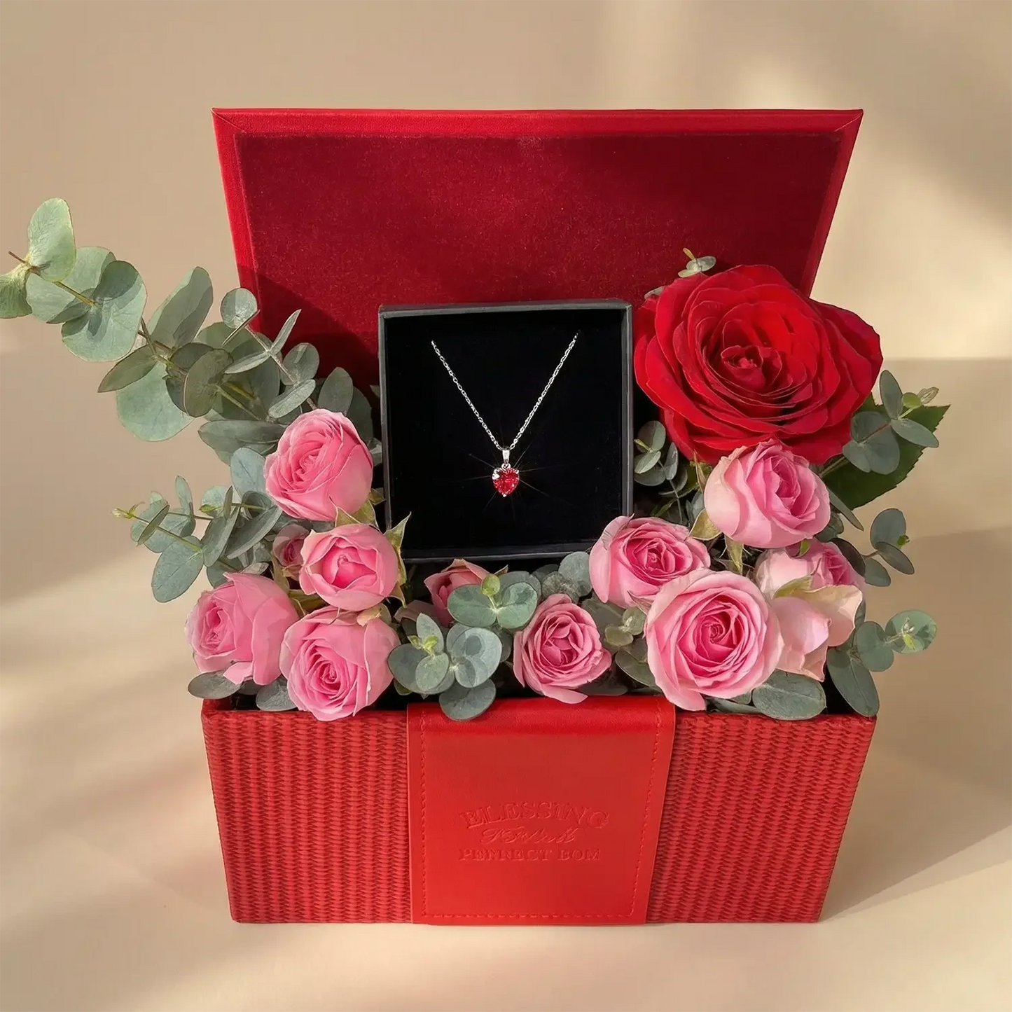 Heartfelt Promise: Roses & Elegant Necklace Gift Set