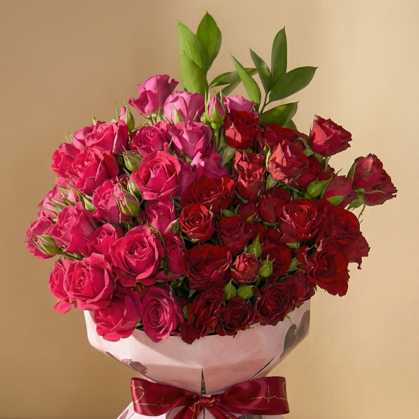 مجموعة هدية عناق الحب الأبدي لعيد الحب