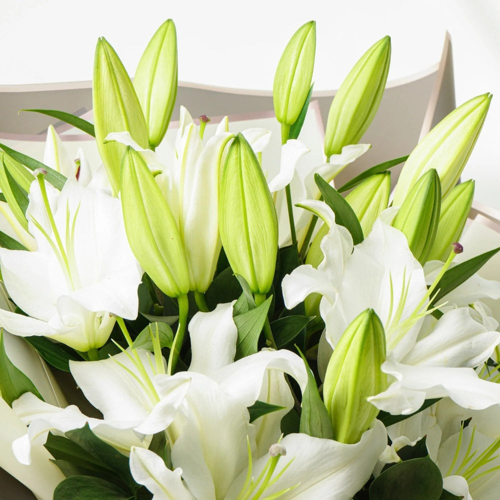 Elegant White Lily Bouquet with Black and White Wrap