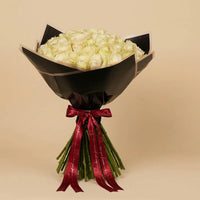 Elegant Harmony: Luxurious White Roses