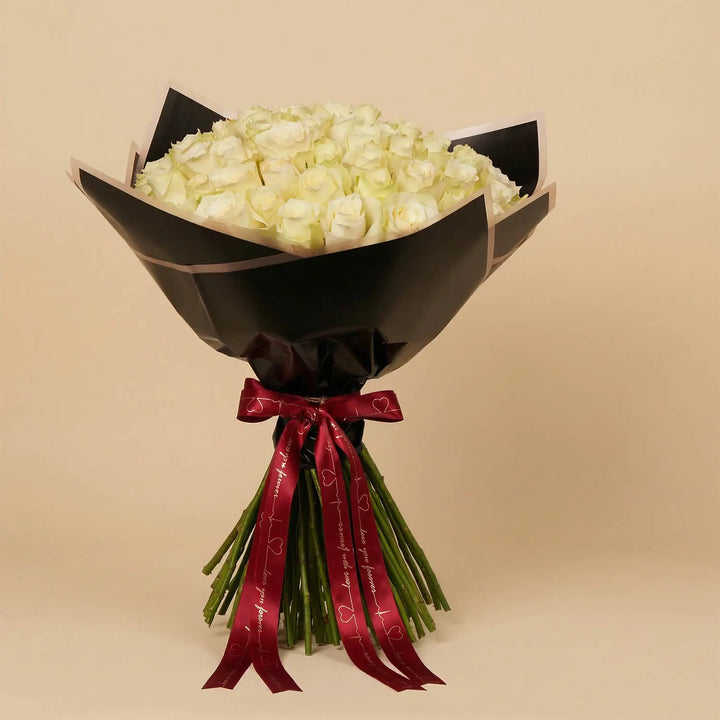 Elegant Harmony: Luxurious White Roses