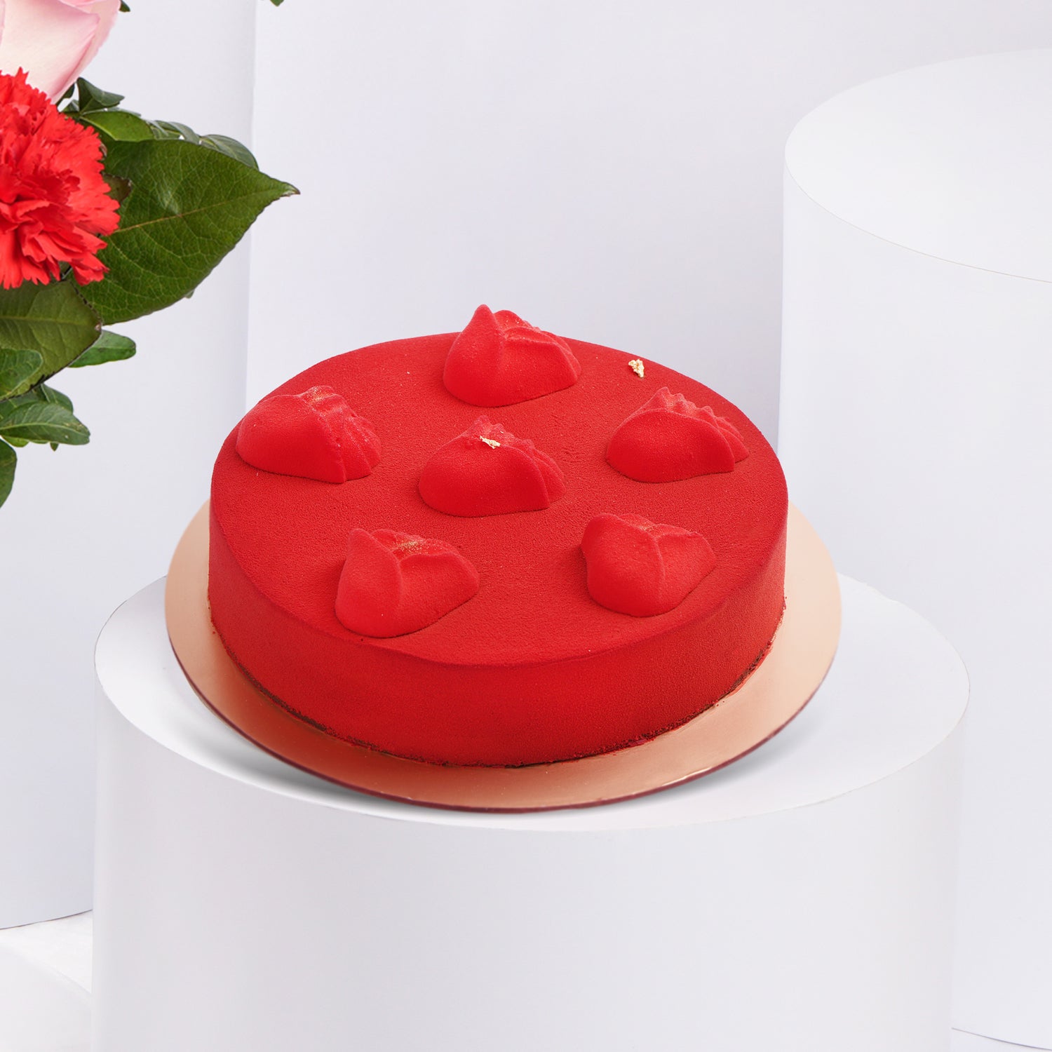 Blooming Hugs Arrangement | Chocolate Cake 500gm