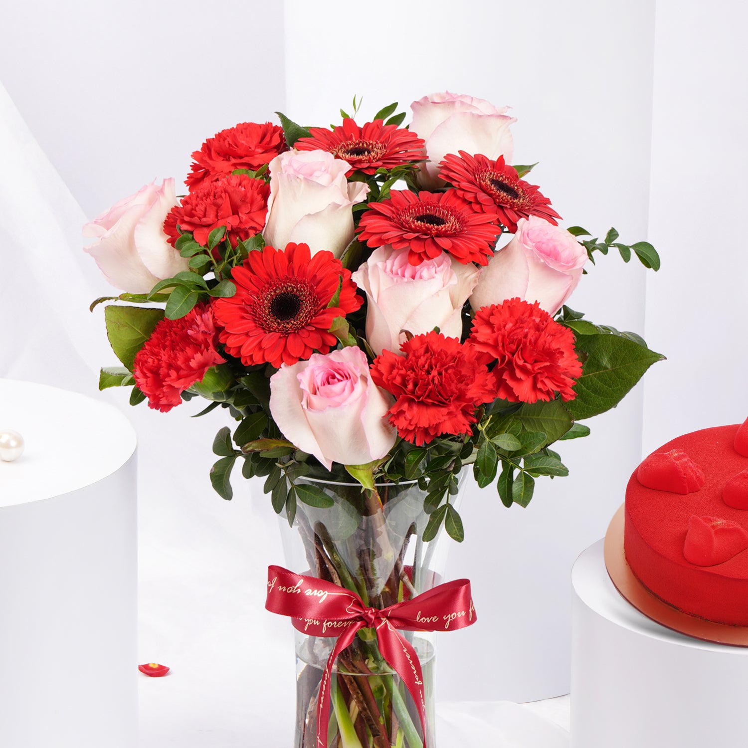 Blooming Hugs Arrangement | Chocolate Cake 500gm
