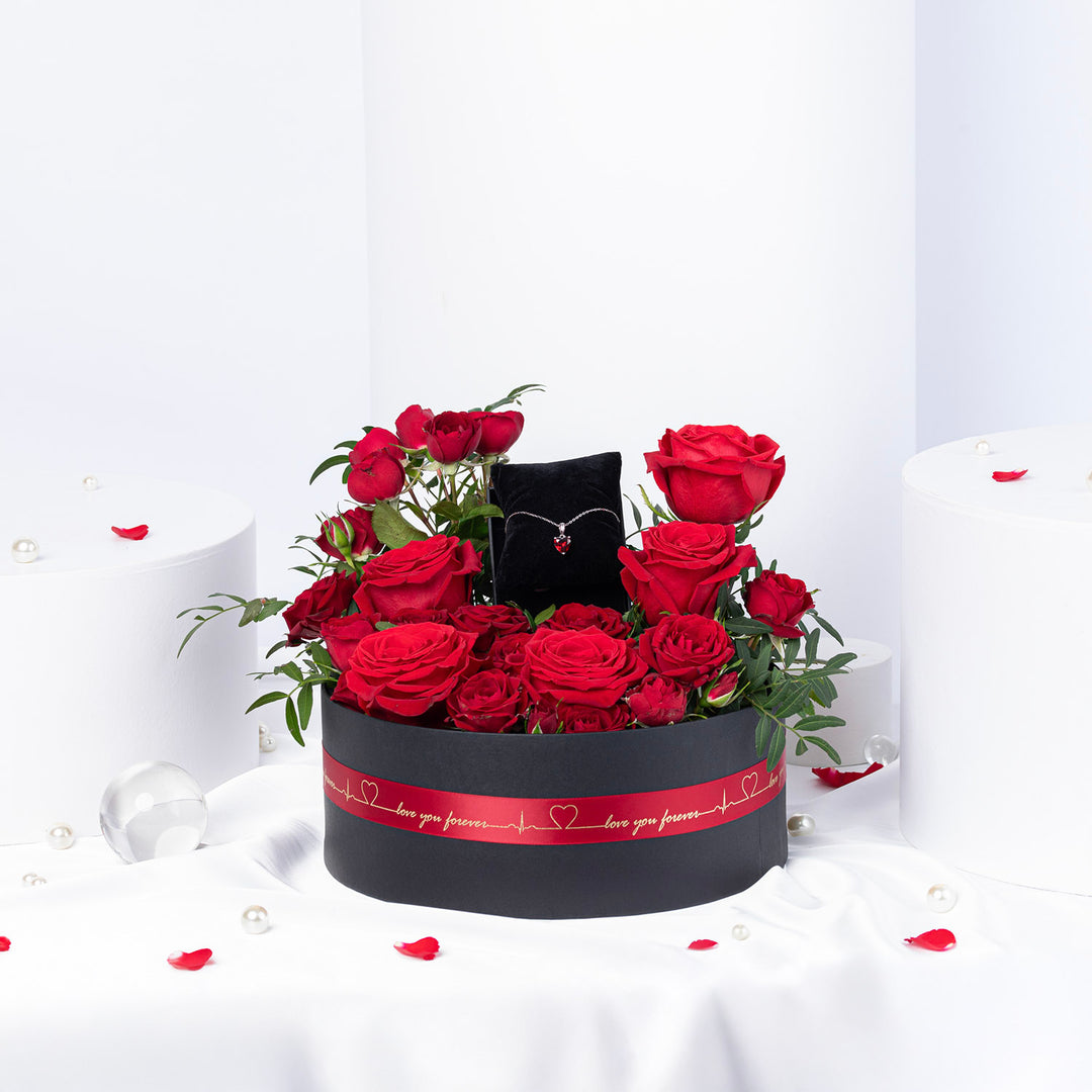 أزهار العاطفة | مجموعة قلادة القلب المتوهج الفضية