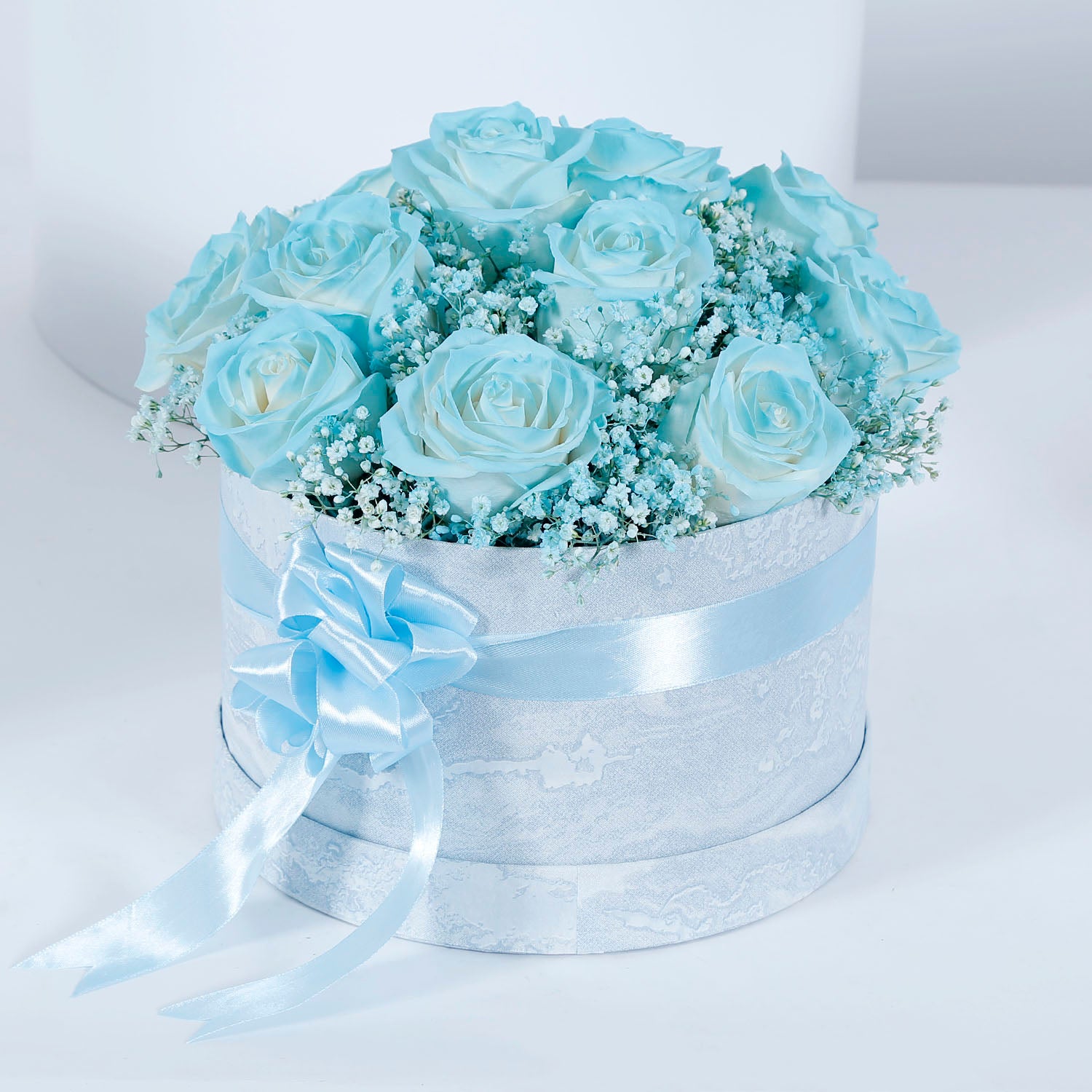 Blue Roses Arranged in Round Box