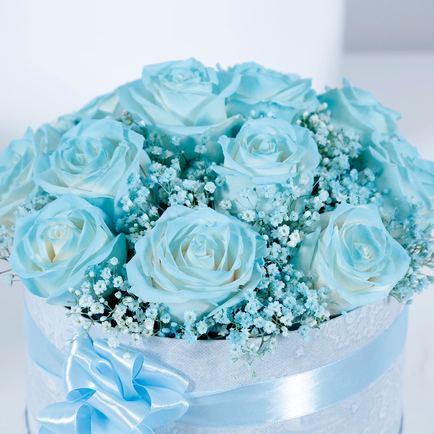 Blue Roses Arranged in Round Box