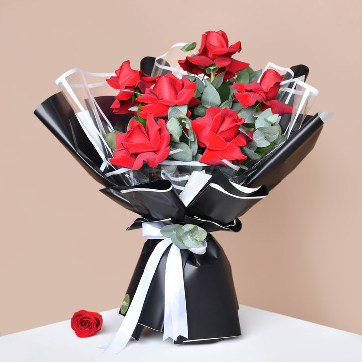Bunch of Beautiful 6 Red Roses