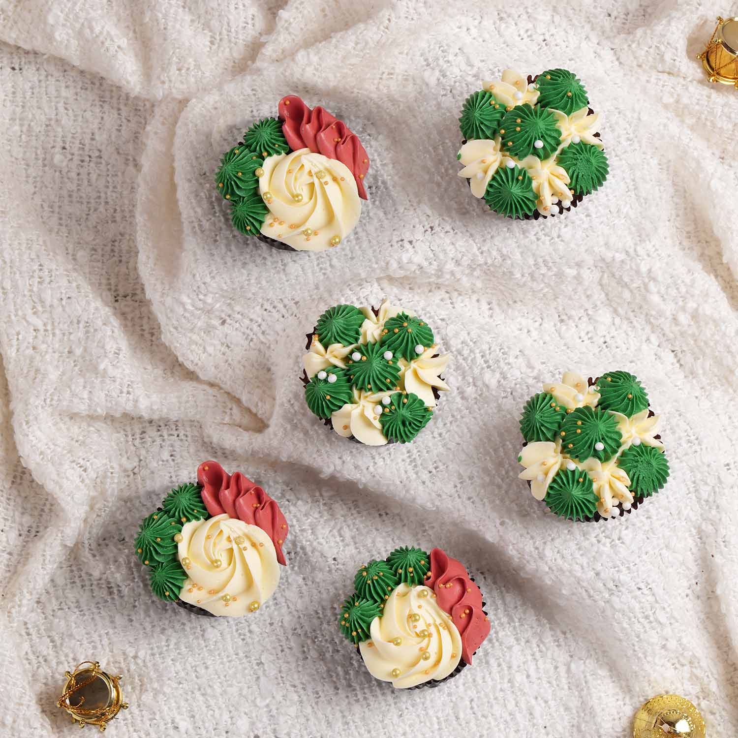 Christmas Joy Chocolate Cupcakes