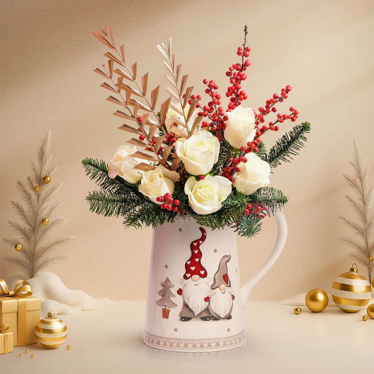 تنسيق زهور عيد الميلاد مع إبريق ورود بيضاء