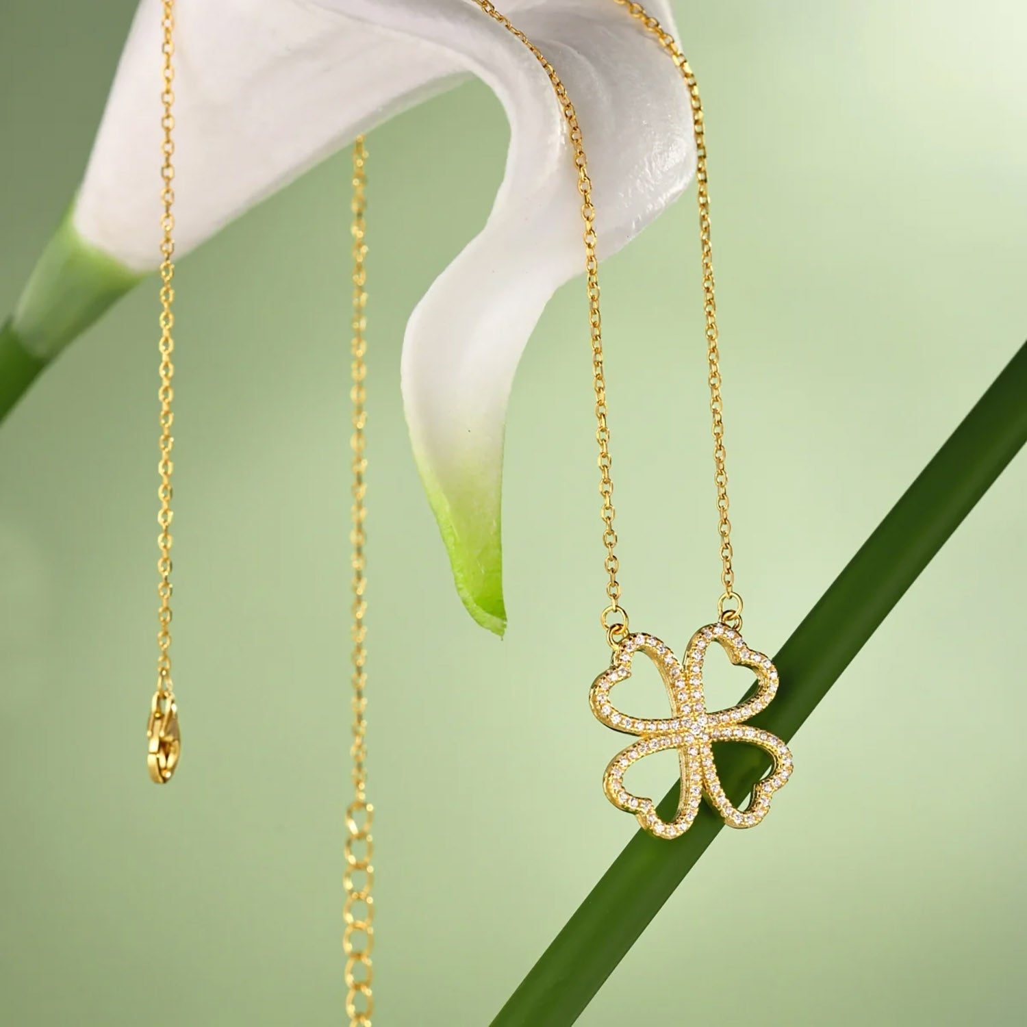 Clover Pendant Gold-Plated Necklace Doha