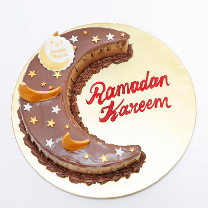 Delicious Crescent Shape Chocolate Nutella Cake - 1 Kg