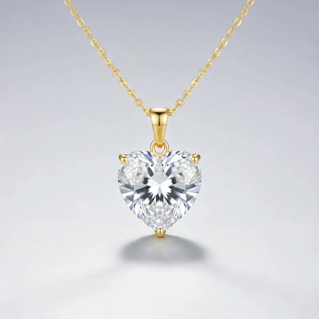 قلادة القلب الكريستالي الأنيقة من Signature Jewelry