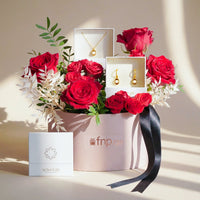 طقم قلادة وأقراط لؤلؤة ذهبية أنيقة مع ورود حمراء فاخرة