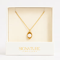 طقم قلادة وأقراط لؤلؤة ذهبية أنيقة مع ورود حمراء فاخرة