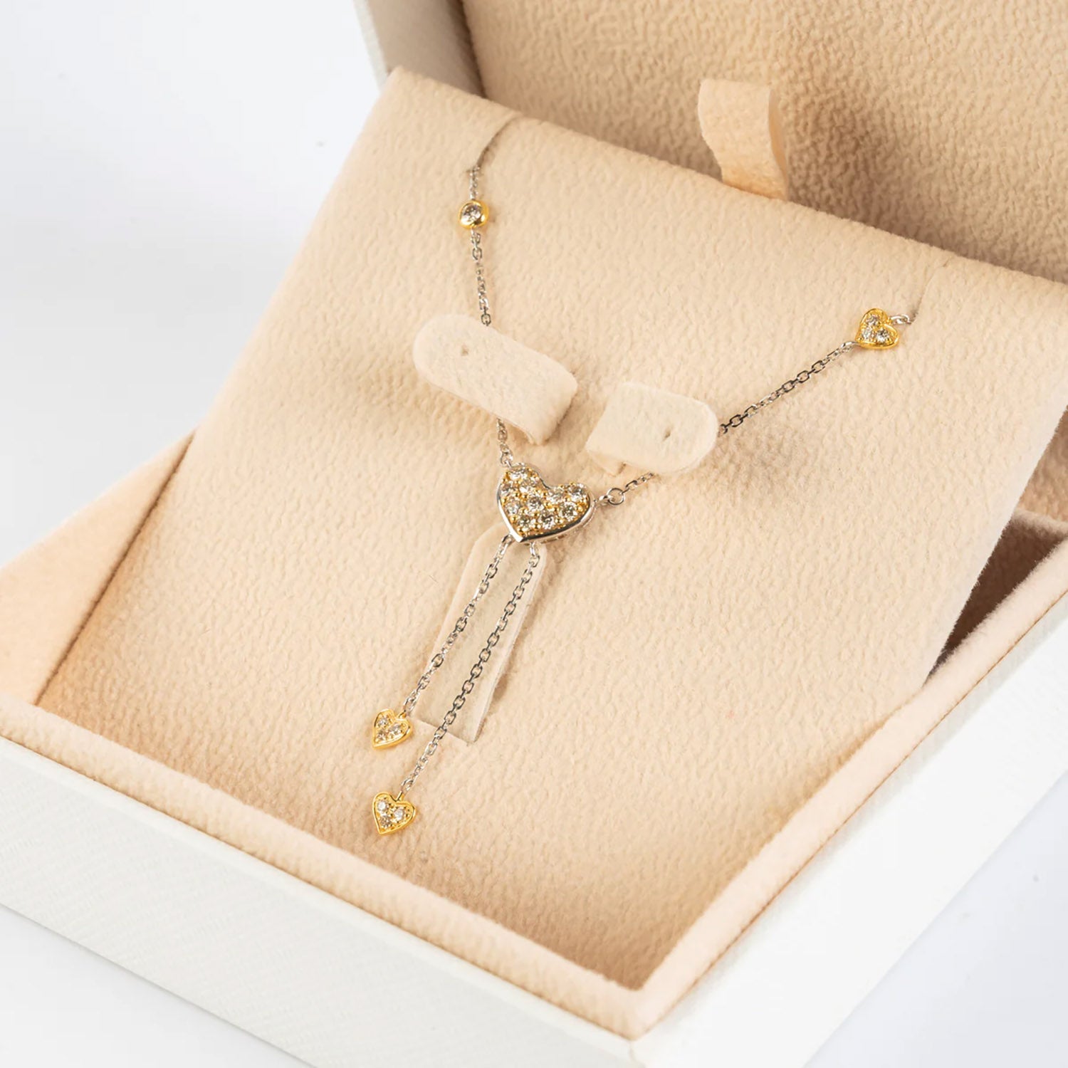 Elegant Heart Diamond Necklace – 18K Gold