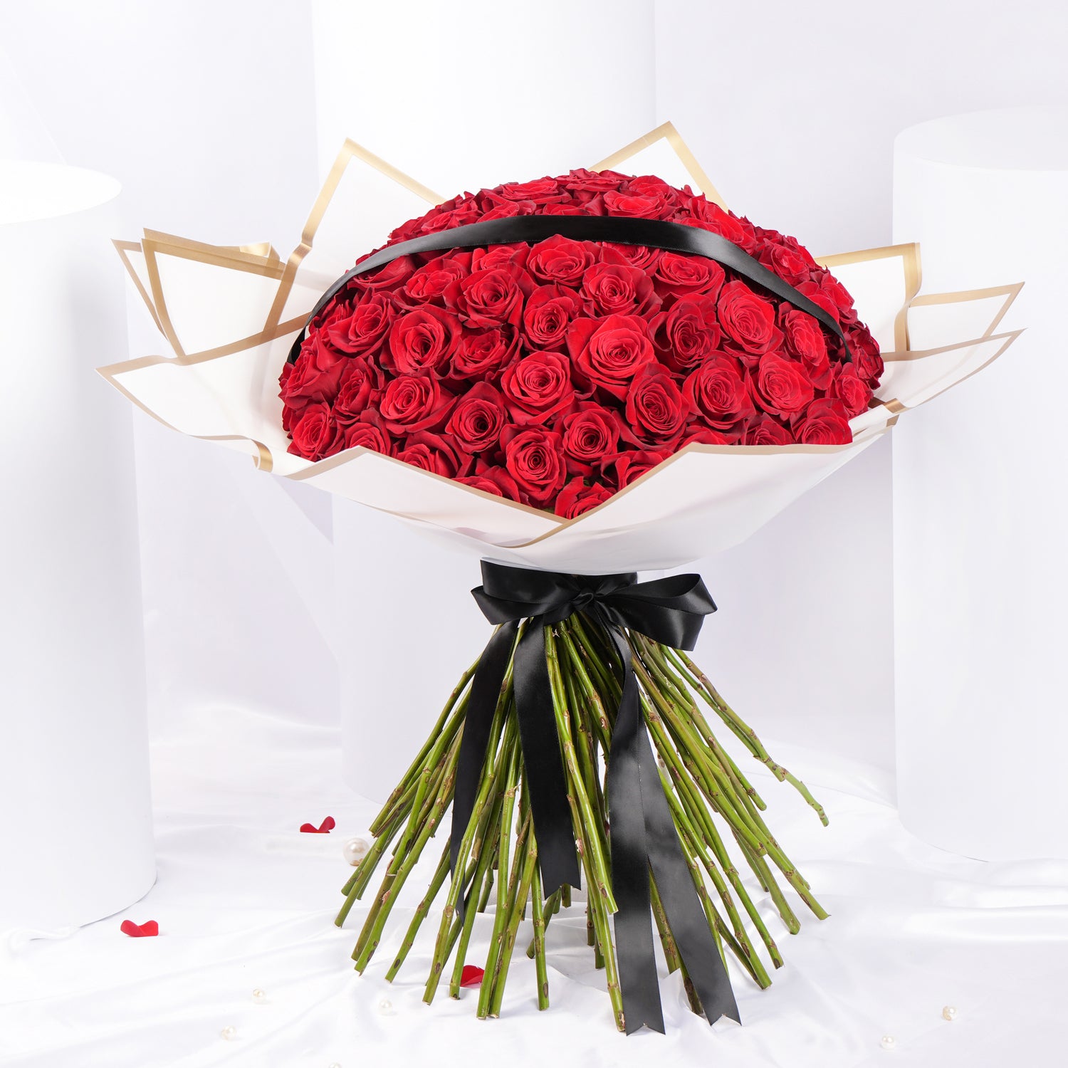 Elegant Roses Valentine Bouquet for Love