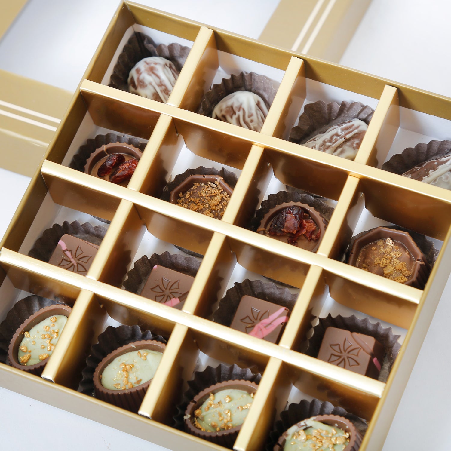 Empire Chocolate | Gold Chocolate Box 16 Assorted Pieces & Hand Bouquet