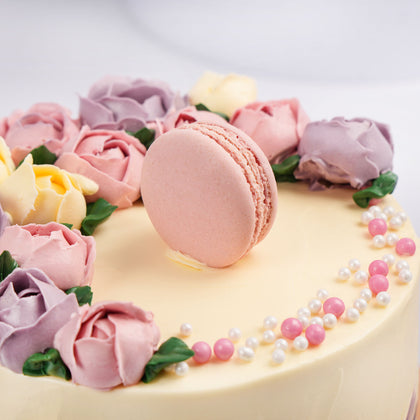 Elegant Flower and Macaroon Chocolate Cake
