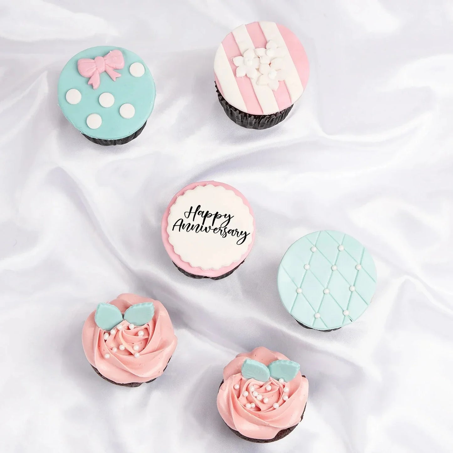 كب كيك الشوكولاتة للأبد - مثالي للمناسبات الخاصة