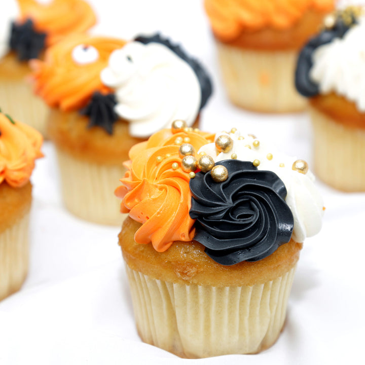 Delicious Halloween-Themed Vanilla Cupcakes - Pack of 6