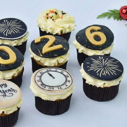 كب كيك الفانيليا لاحتفالات العام الجديد - احتفل بعام 2026 بأناقة