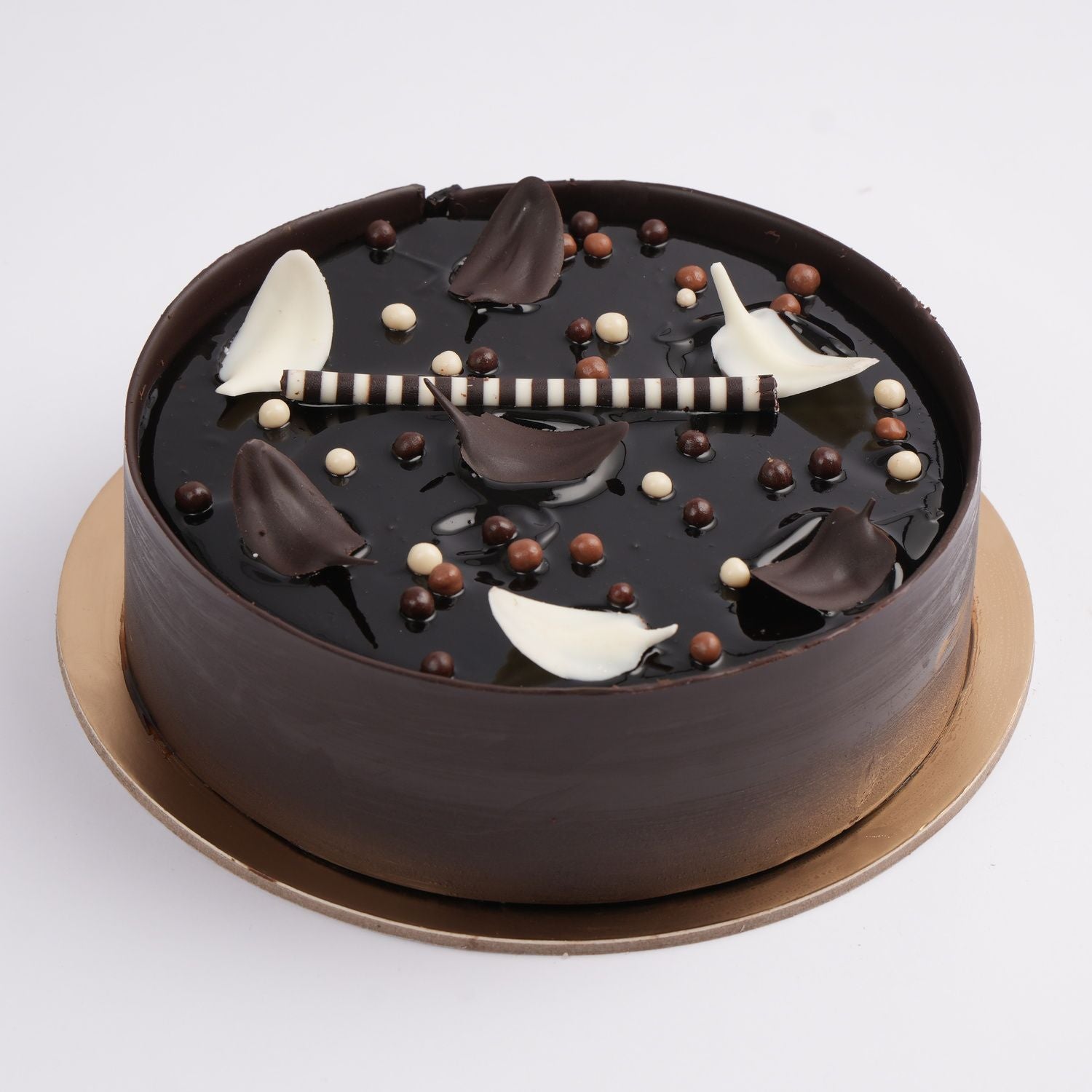 Heavenly White Dark Fudge Cake