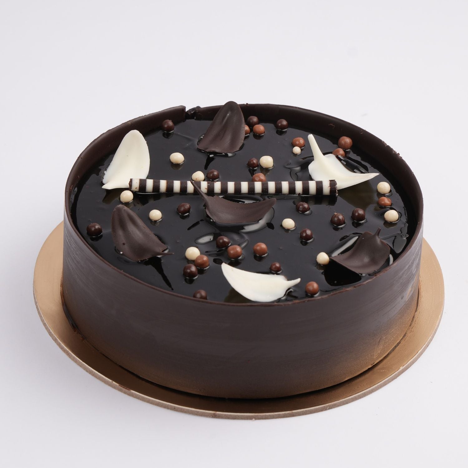 Heavenly White Dark Fudge Cake