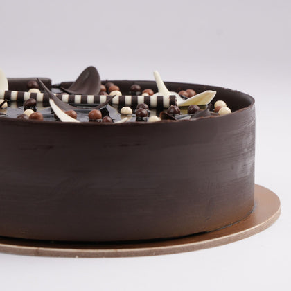 Heavenly White Dark Fudge Cake