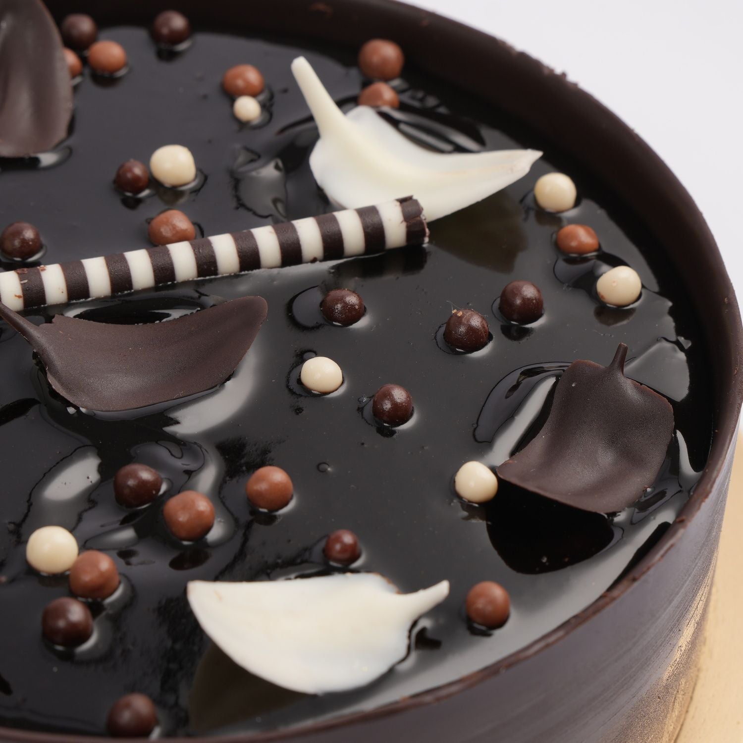 Heavenly White Dark Fudge Cake
