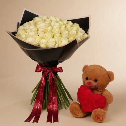 Elegant Harmony: Luxurious White Roses