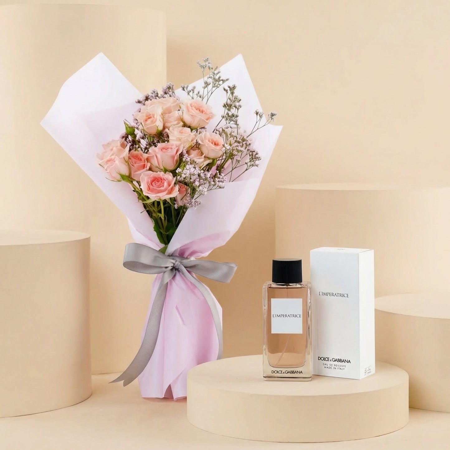 Exquisite Dolce & Gabbana L'Imperatrice for Women with Elegant Rose Bouquet