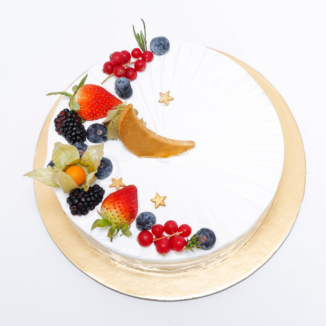 Delicious Honey Flavour Cake 1 Kg with Fresh Fruit Garnish
