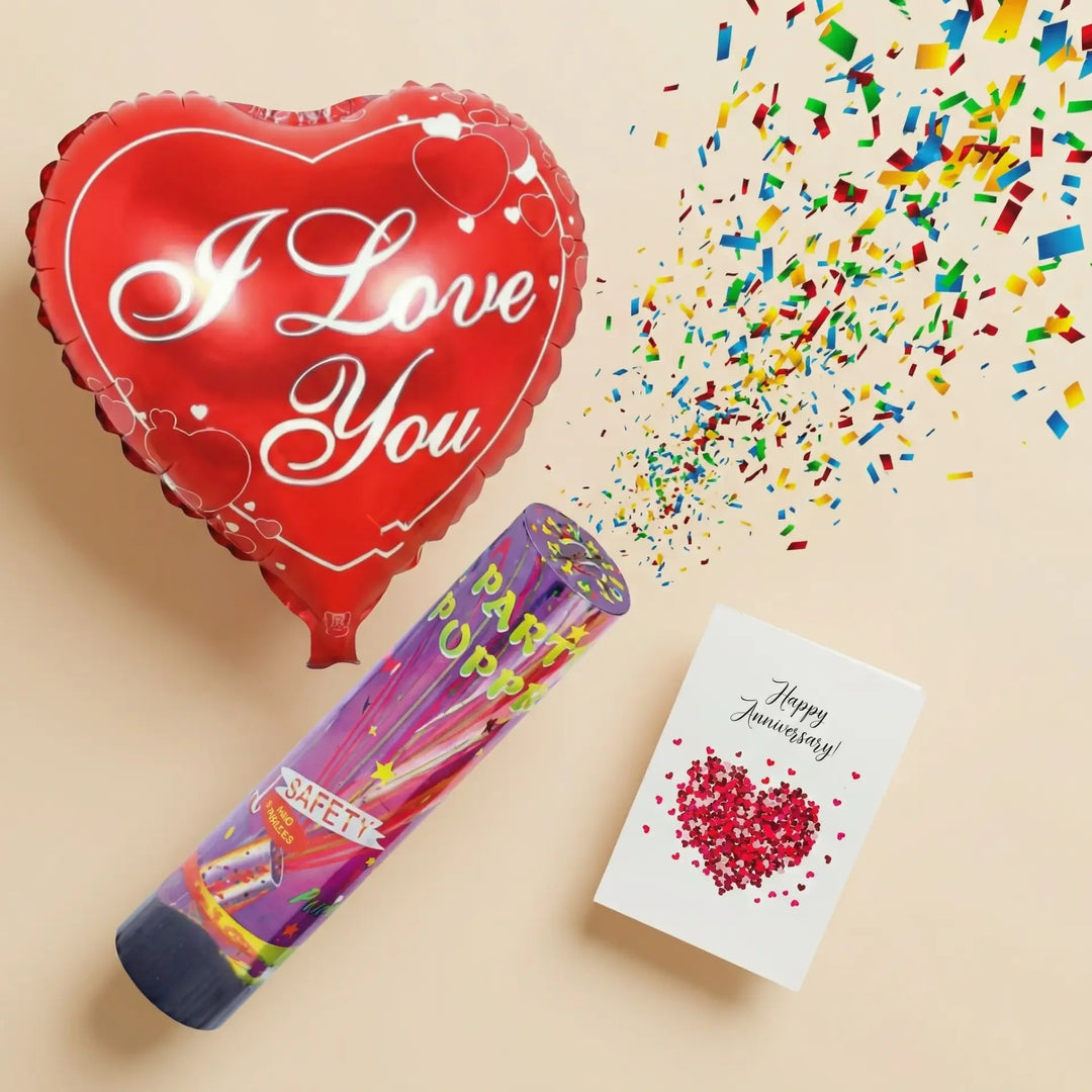 طقم احتفال رومانسي: بالون أحبك، مفاجأة الحفلات وبطاقة الذكرى السنوية