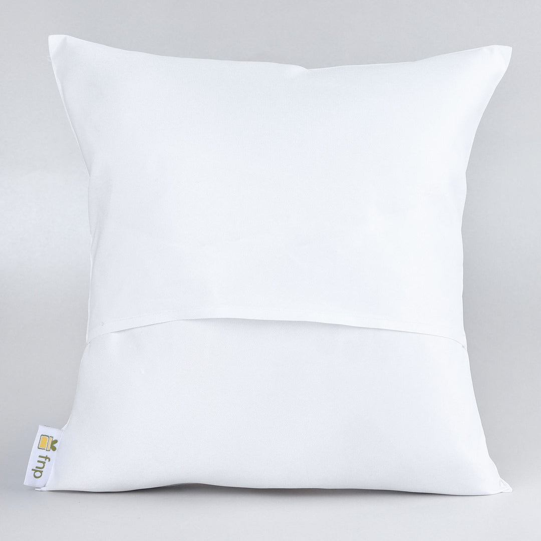 وسادة مطبوعة برسالة 'أرى نساء قويات' - ديكور منزلي فني