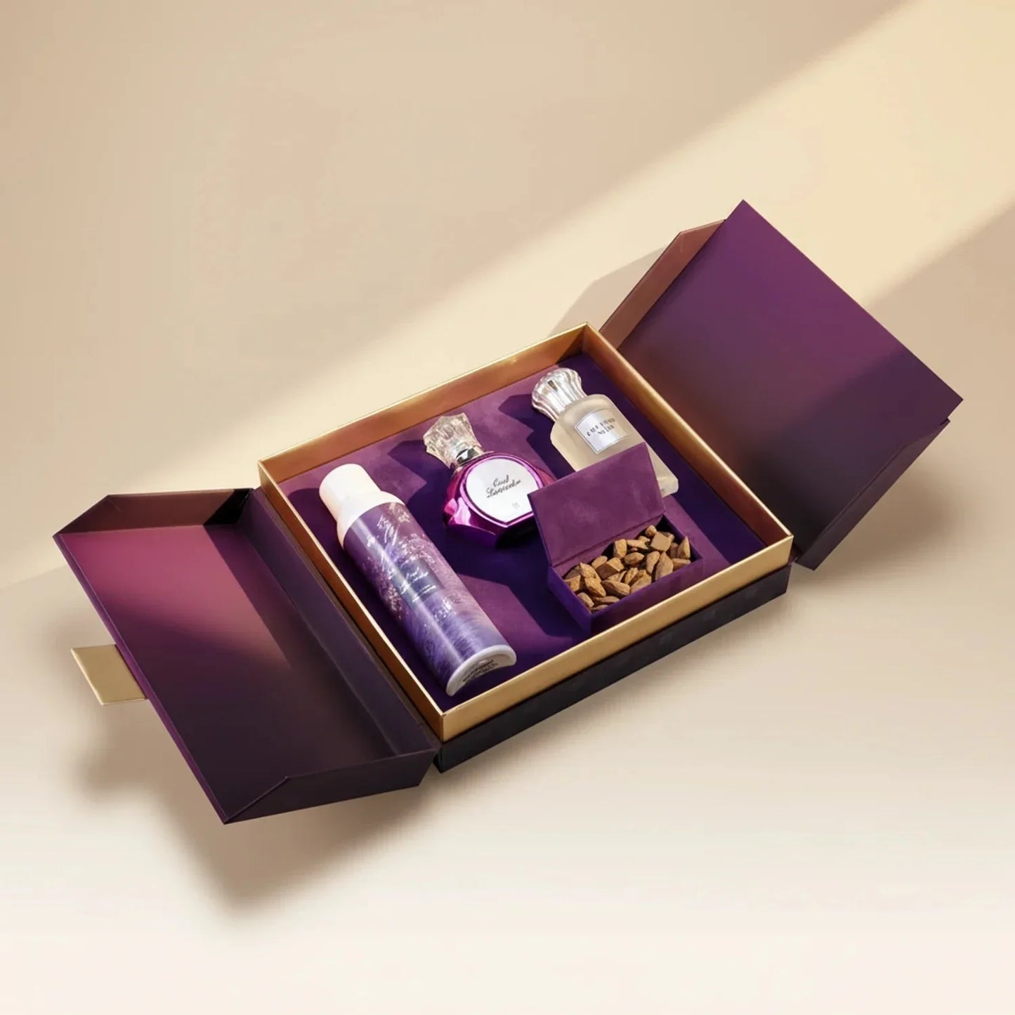 مجموعة هدايا إهداء خاص الفاخرة - مجموعة عطور للجنسين (عود لافندر، كوتور نوار، ليفراش عود لافندر وعود أريان سوبر)