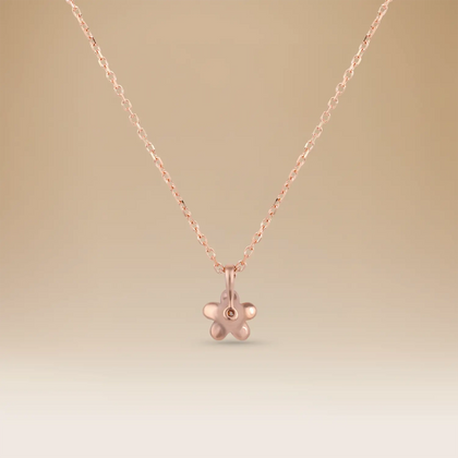 قلادة الفرح الرائعة – أناقة الذهب الوردي عيار 18 والماس