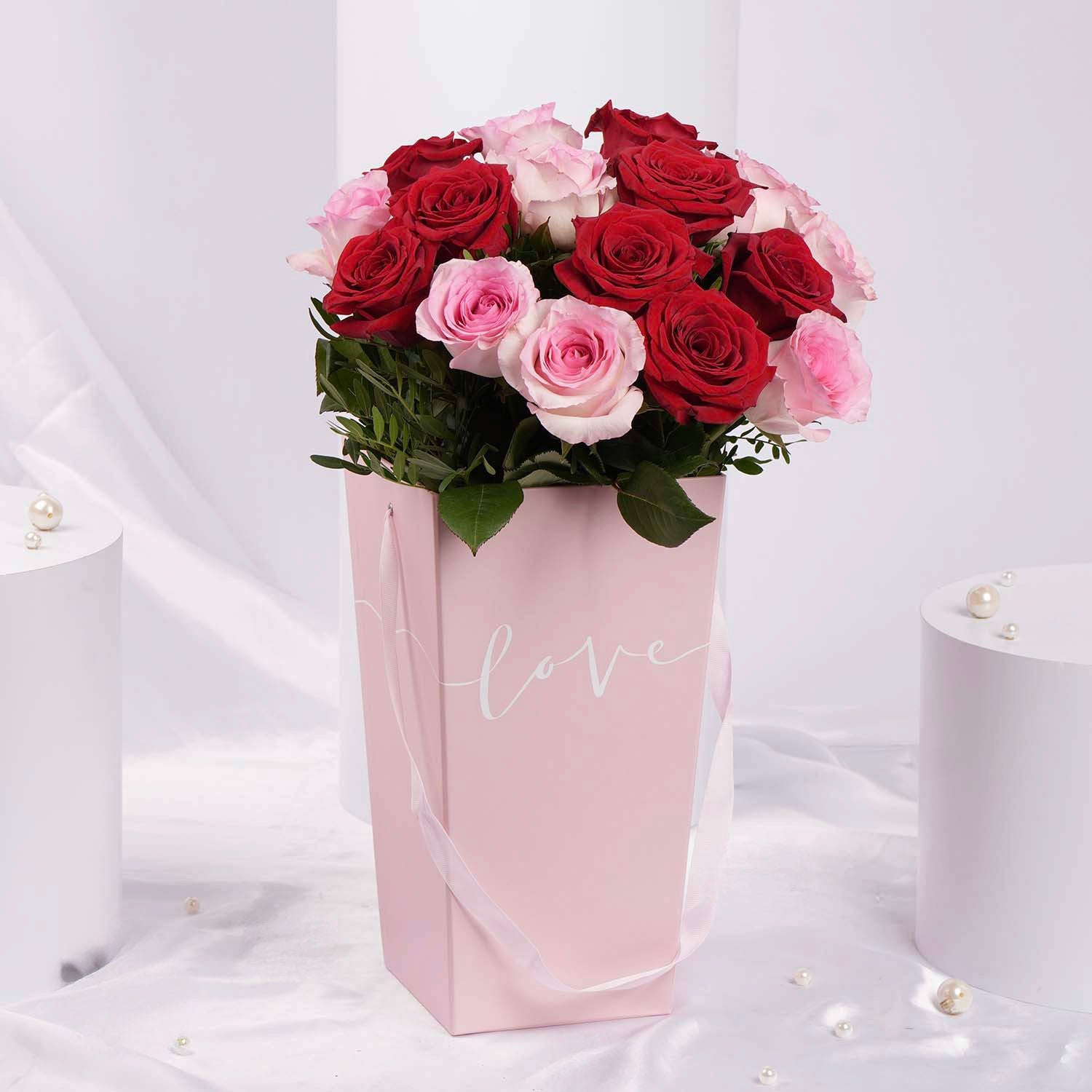 Love Medley Roses Box