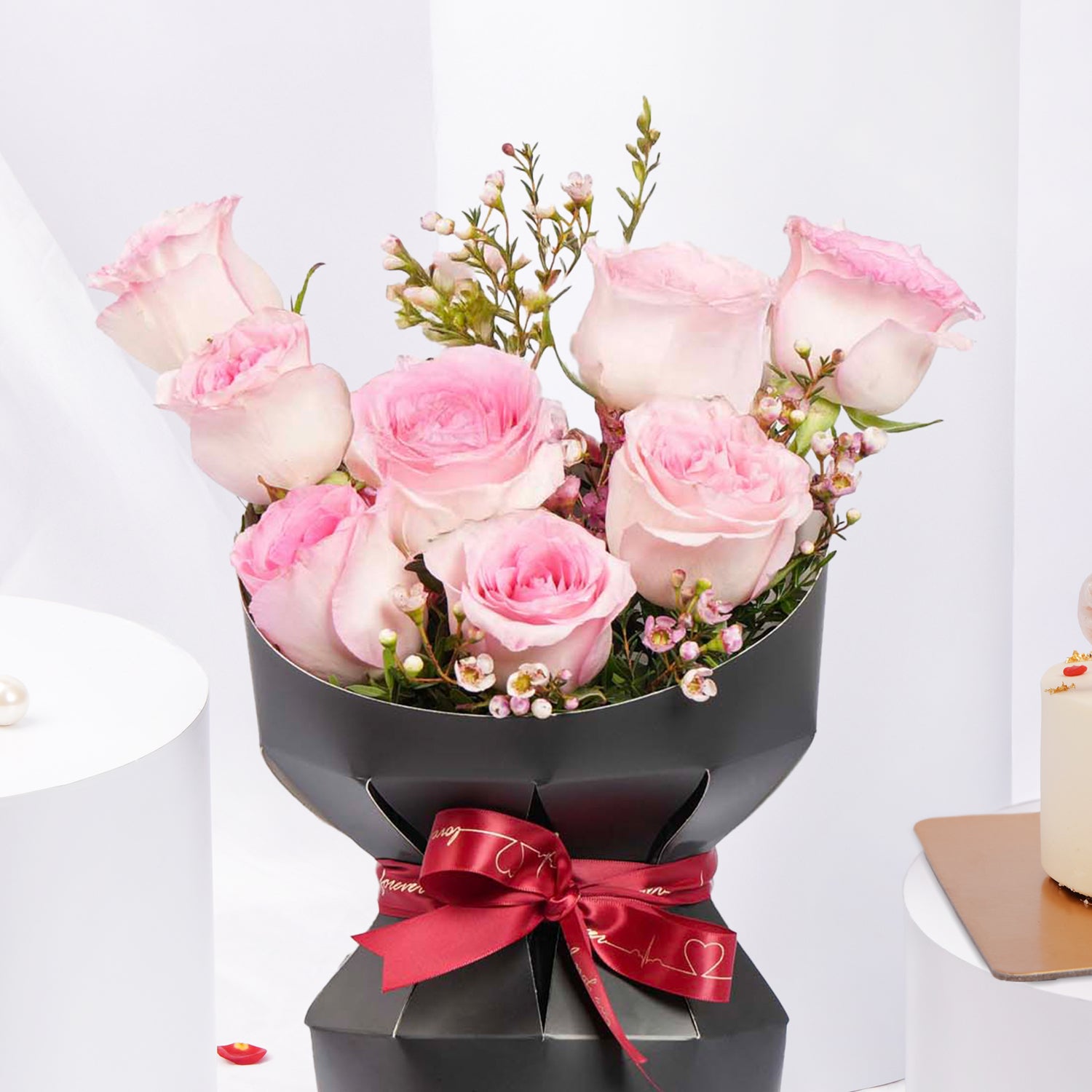 Lovers Bloom 8 Rose Bouquet | Chocolate Mono Cake 200gm