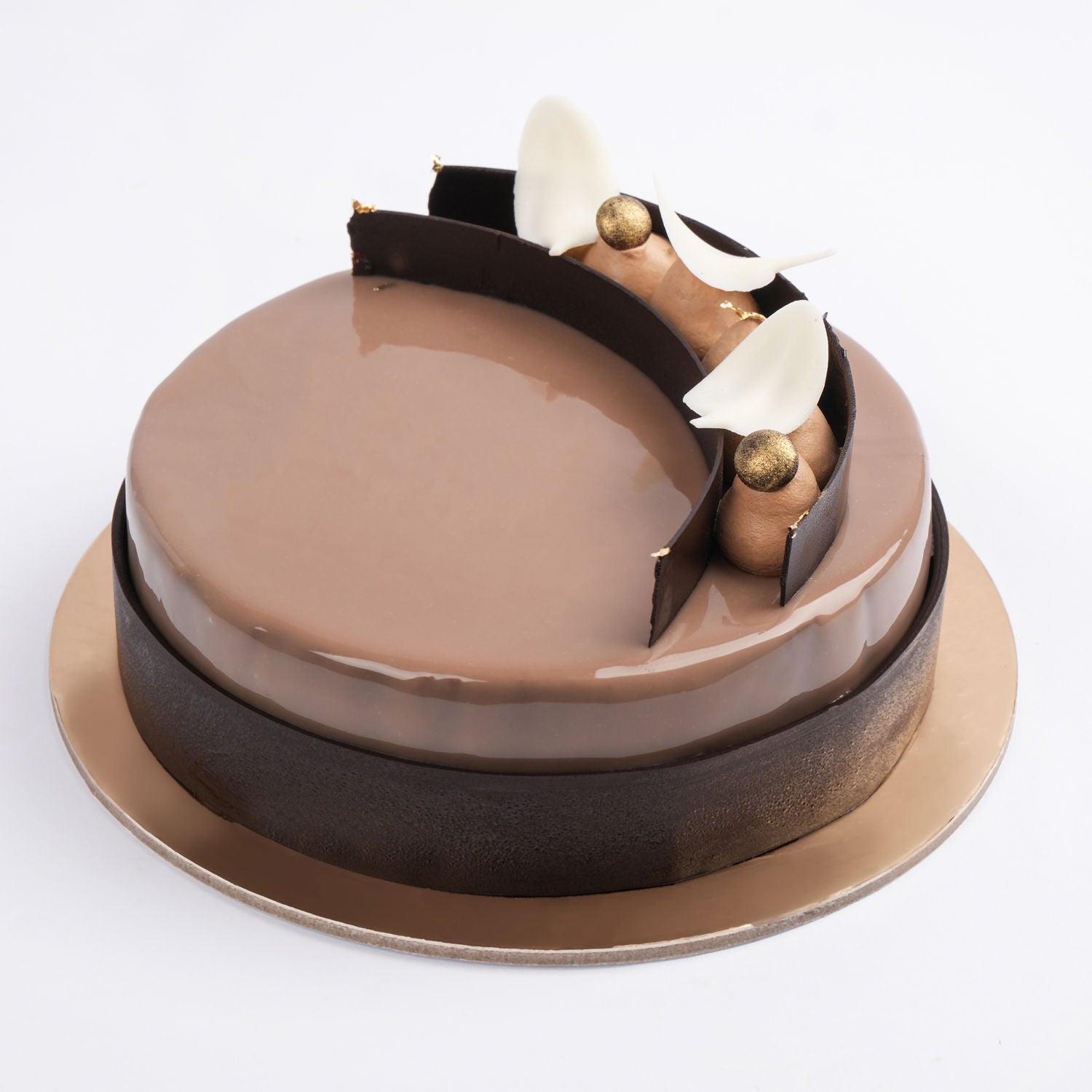Luxurious Caramel Gold Fudge Cake