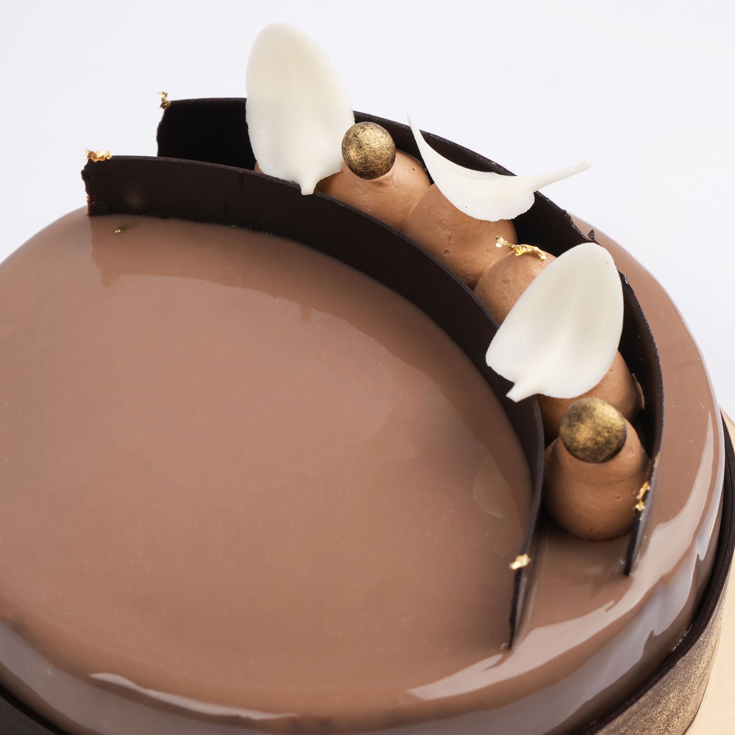 Luxurious Caramel Gold Fudge Cake