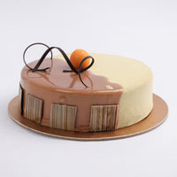 Luxurious White Chocolate Fudge Cake