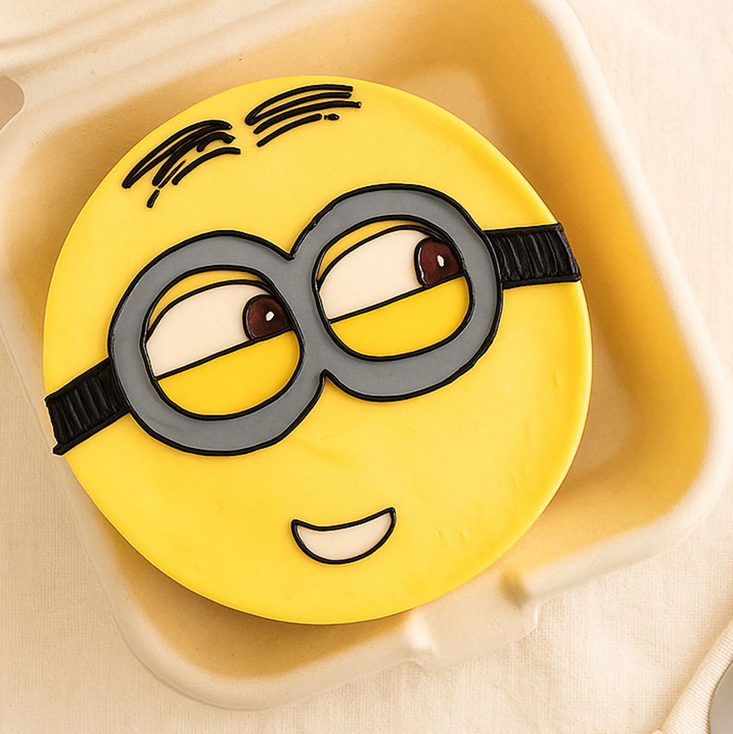 Minion Face Mini Cake For Kids