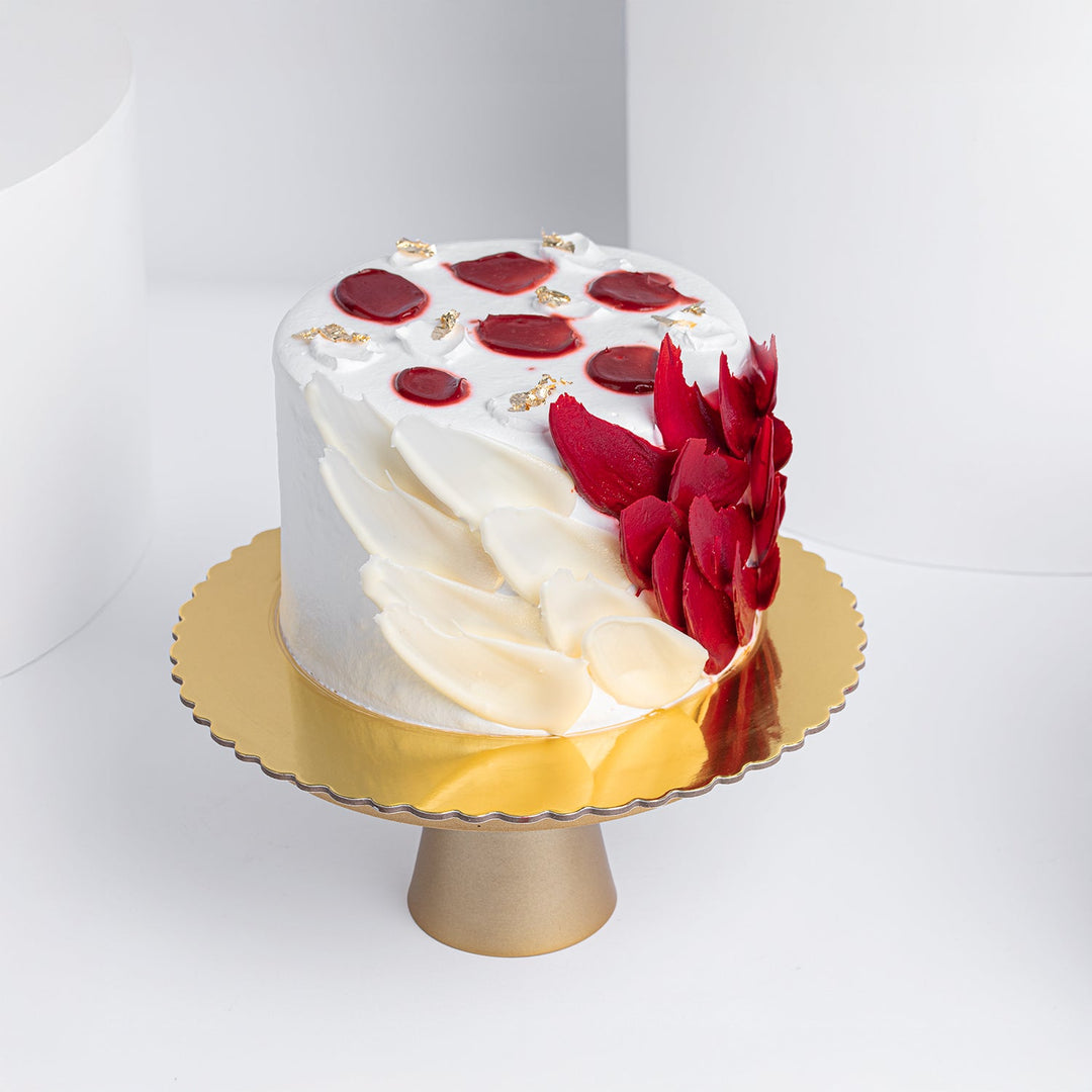 كيكة فالكون قطر الفاخرة بالنكهات المخملية الحمراء - 1 كجم