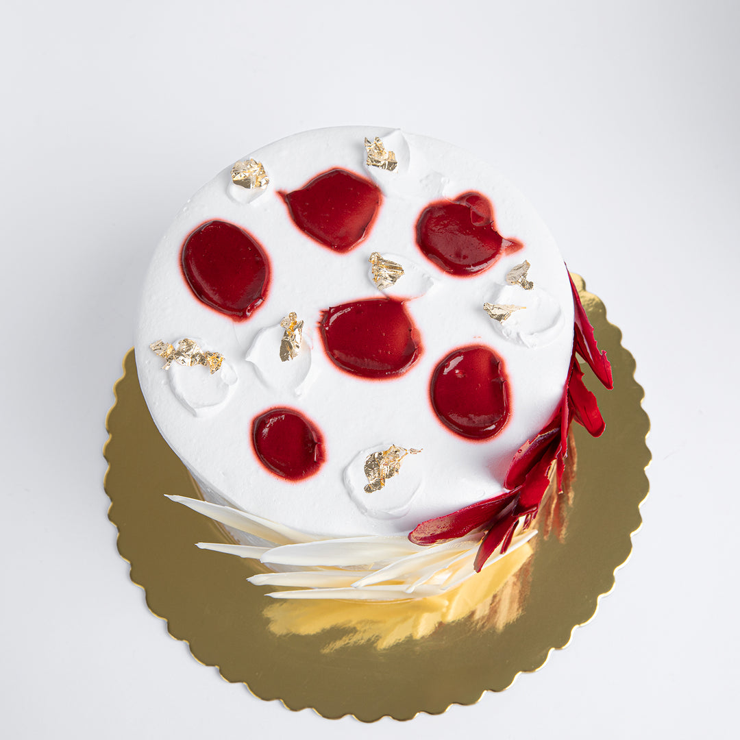 كيكة فالكون قطر الفاخرة بالنكهات المخملية الحمراء - 1 كجم