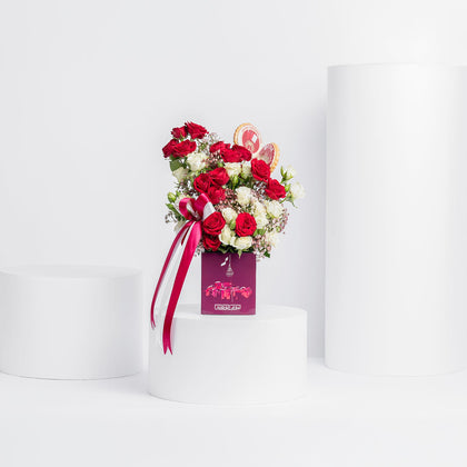 Elegant National Day Baby Roses & Cookies Arrangement