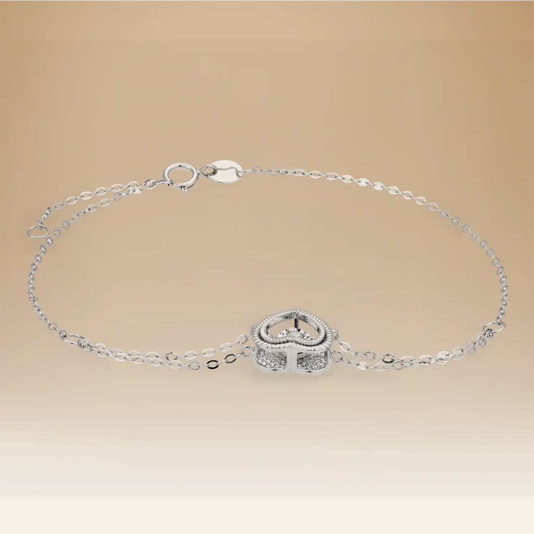 Elegant Omnia Heart Bracelet in 18K White Gold with Diamond Accent
